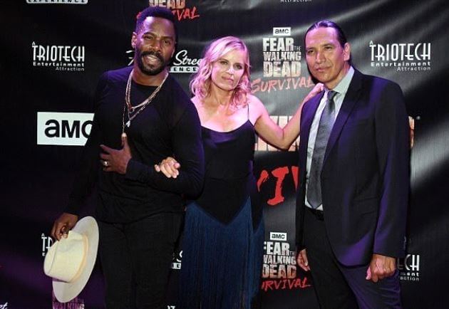 Kim Dickens with her co-stars of Fear the Walking Dead.